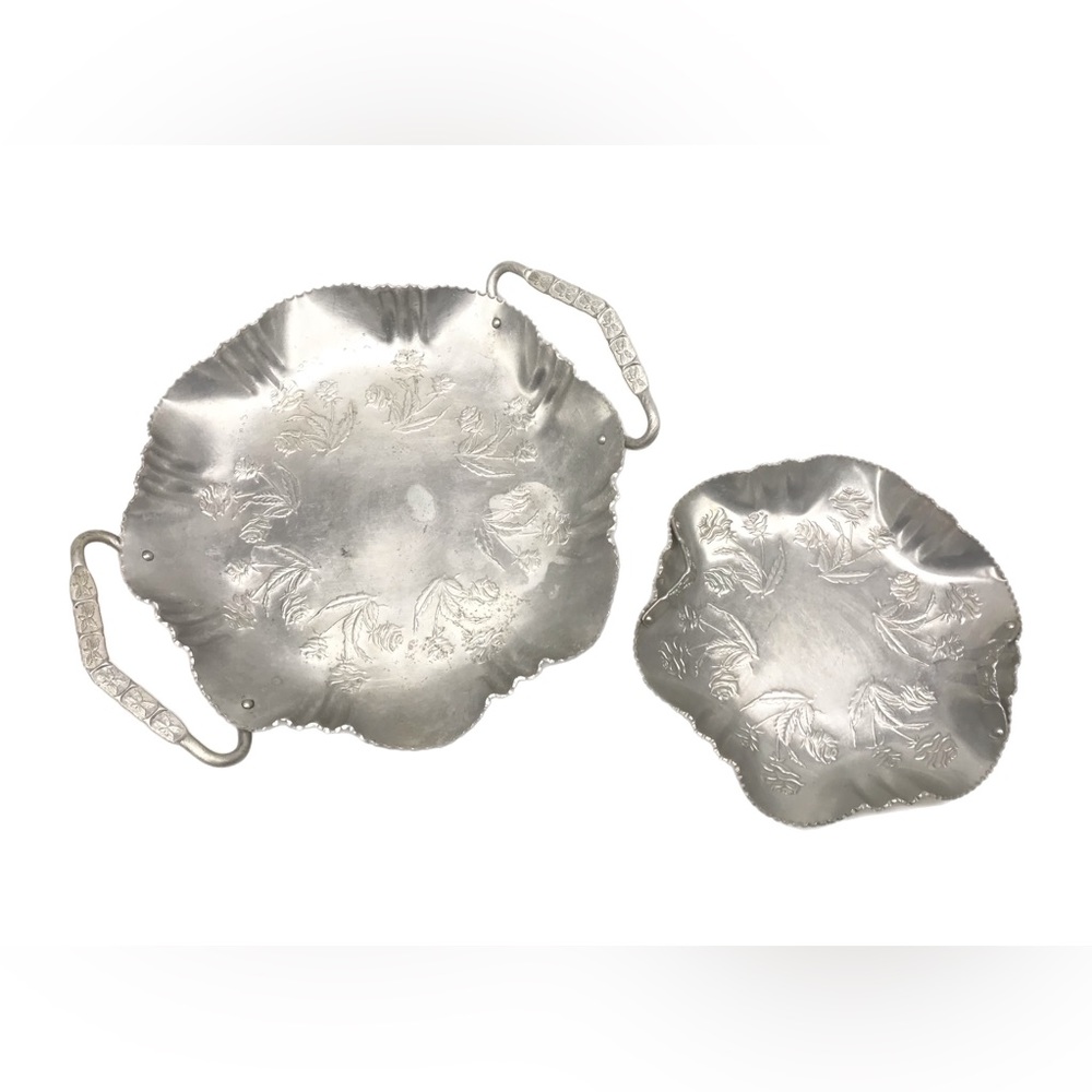 Set of 2 Antique Aluminum‎ Serving Trays with Handles Floral Rose Pattern